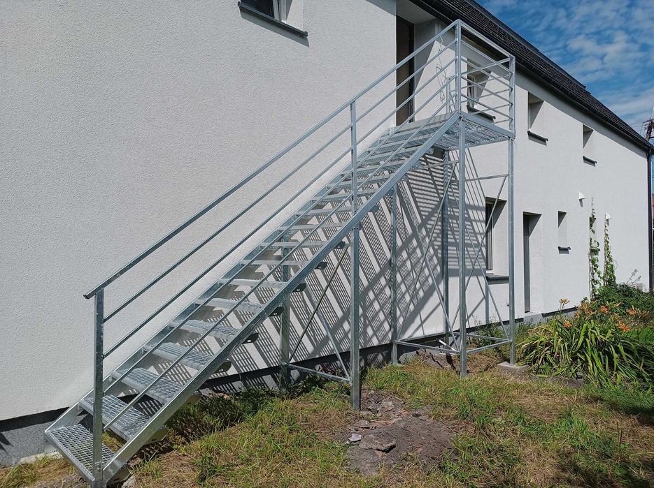 Schody do domu na taras metalowe krata wema zewnętrzne wewnętrzne ocyn