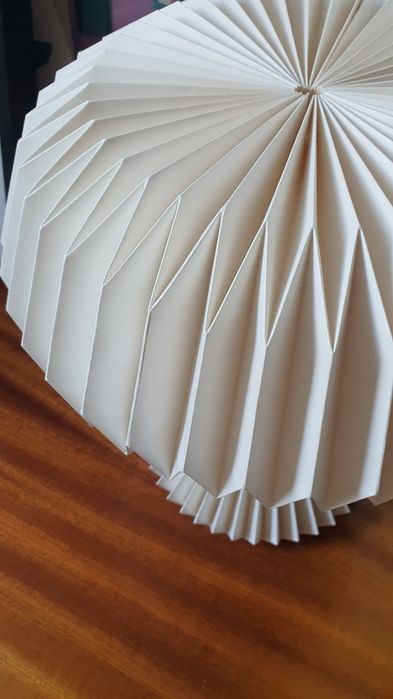 Lampa stołowa Jotex papierowa