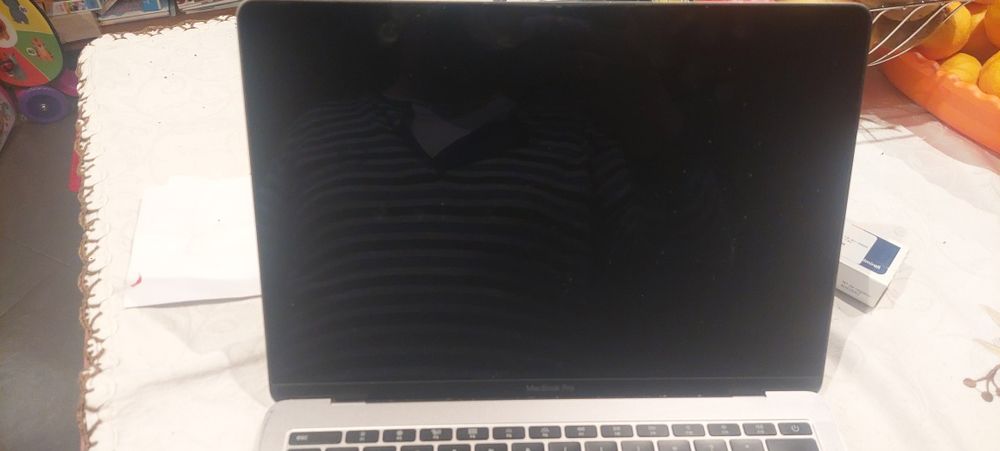 Apple Macbook a1708
