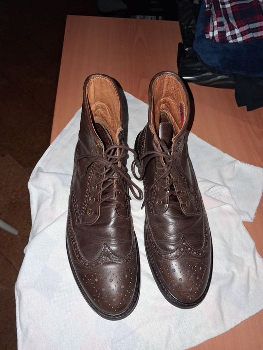 Botas em pele natural castanhas n% 42.