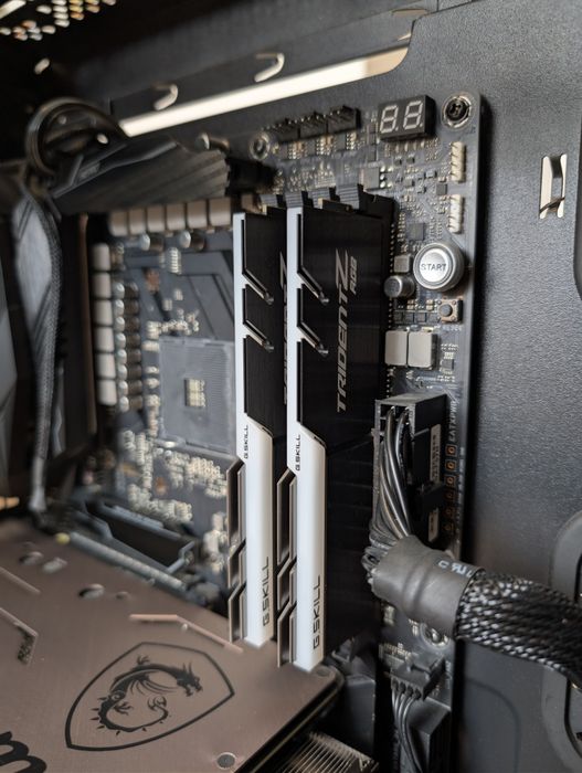 Оперативна пам'ять G.skill Trident Z Rgb DDR4 4266 Mhz 16 Gb 2 x 8 gb Samsung b-die Intel ryzen оперативка kingston