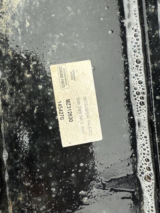 Estribos Mitsubishi pajero v60 3p “originais”