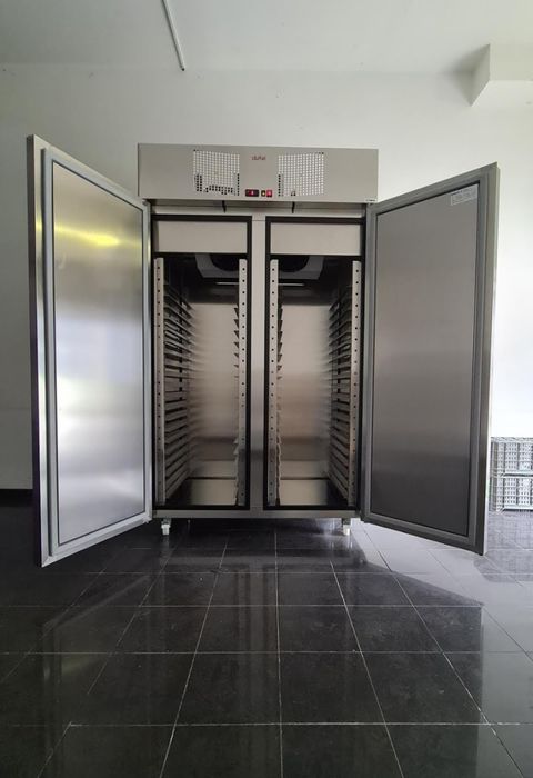 Armário de conservação para tabuleiro 75X45