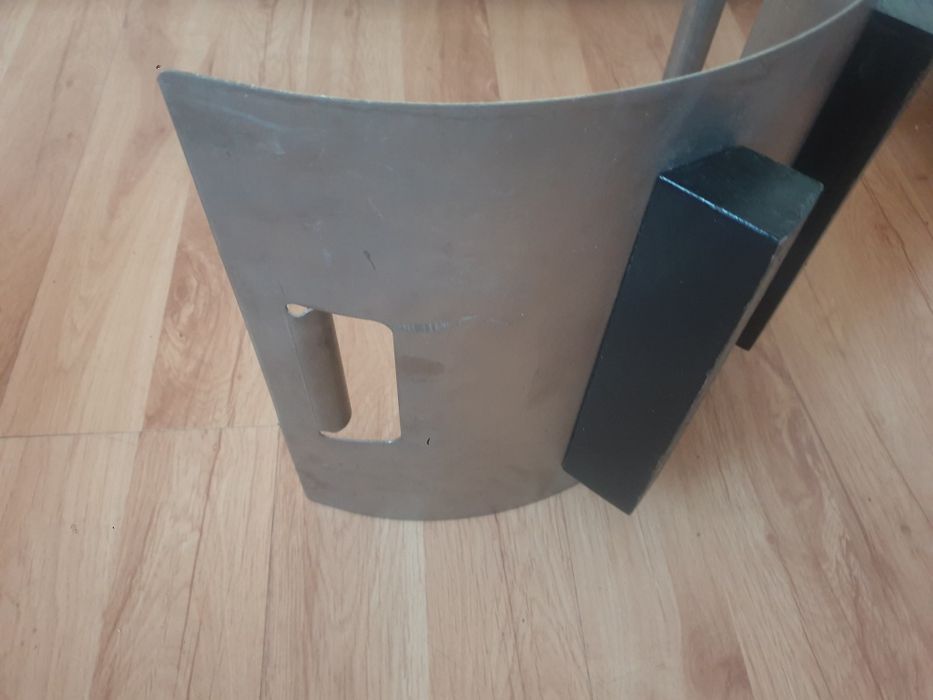 Stojak metalowy na drzewo kominkowe