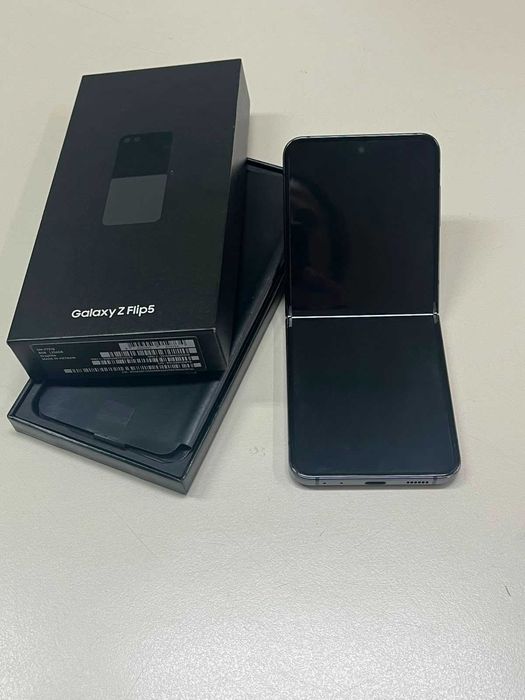 Samsung Galaxy Z Flip5 256GB Cinza c/Garantia