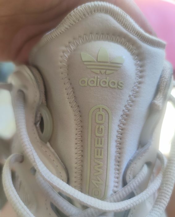 Sapatilhas Adidas Ozweego tamanho 46 2.5