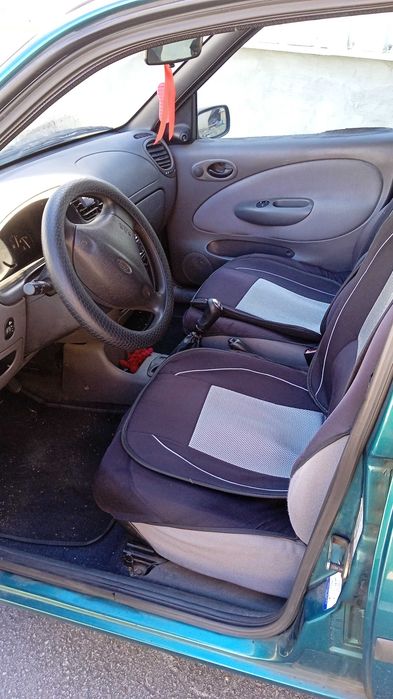 Vendo carro com problemas mecânicos.