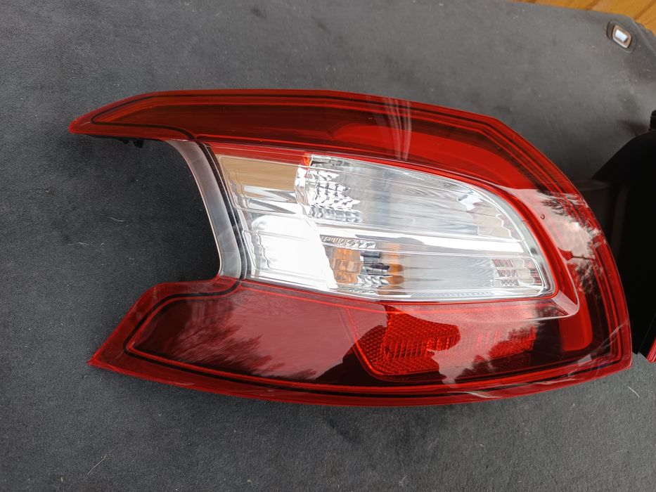 PEUGEOT 308 T9 HB Lampa Tylna Prawa F-vat