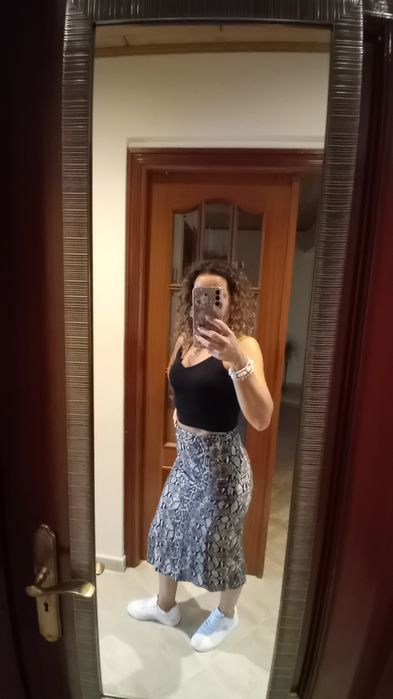 Saia Pull&Bear, Tam S