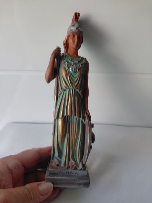 Statuetka greckiej bogini Ateny