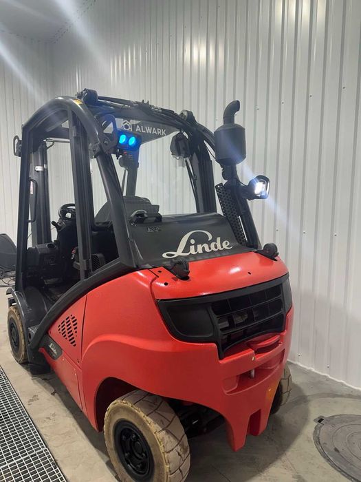 Газовий навантажувач Linde H25T - вантажопідйомність – 2500 кг