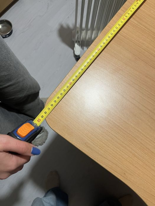 Secretária com móvel de apoio extensível