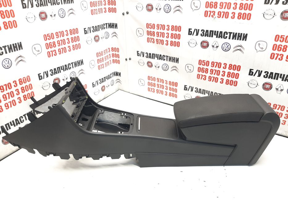 Підлокотник взборі пассат Б6 2005-2010р