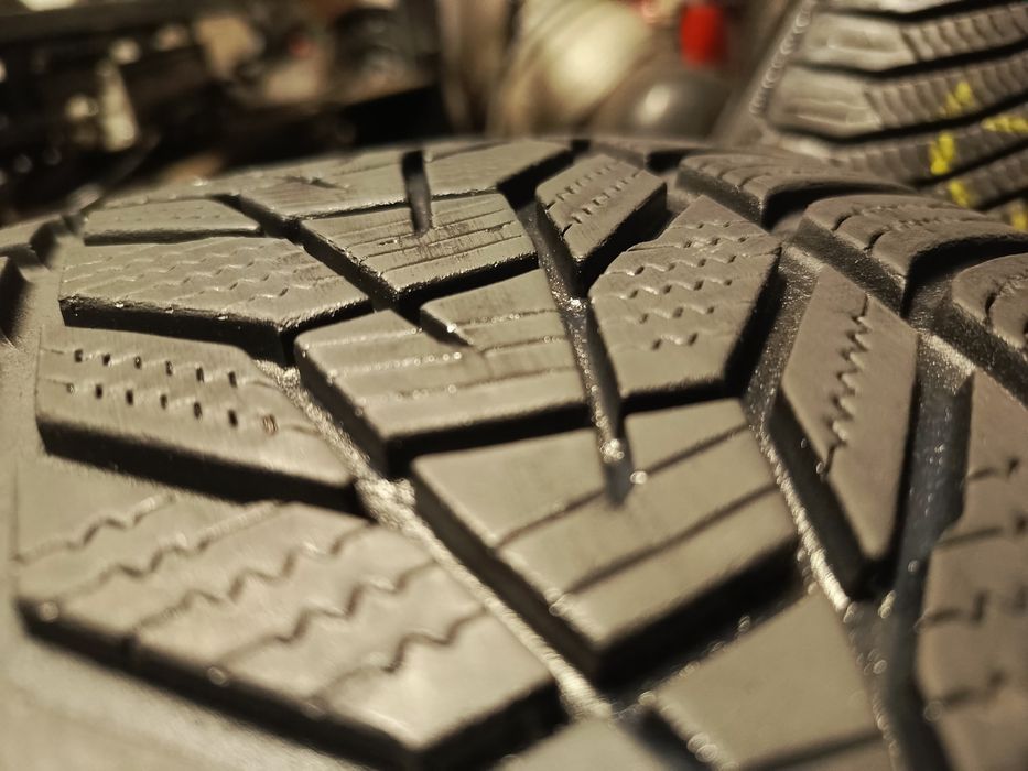 Sprzedam bardzo ładne opony Hankook 235/40 r19