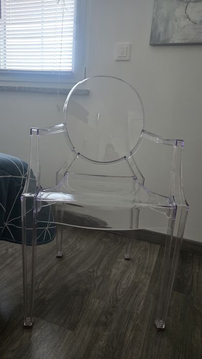 Cadeira em Acrílico