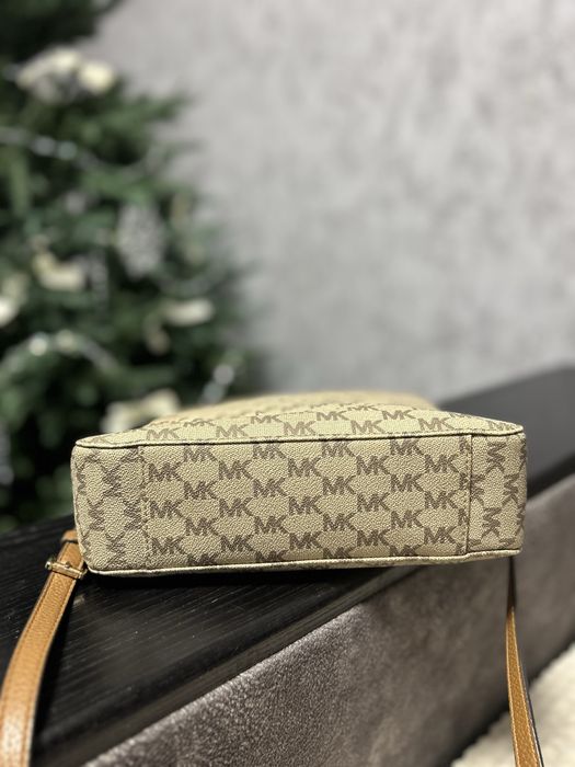Продам сумку Michael Kors