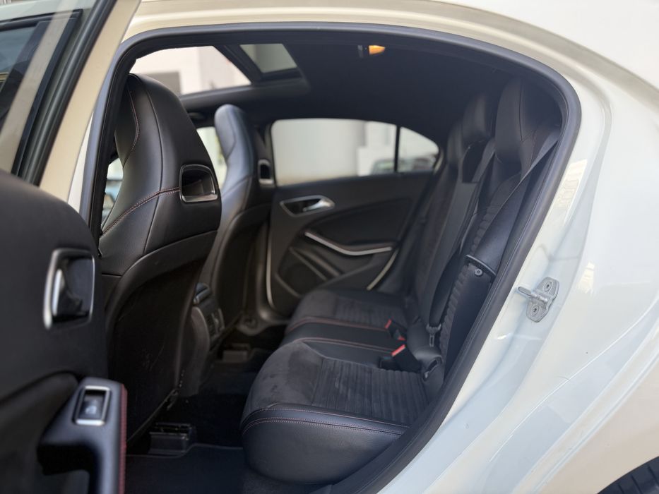 Mercedes Benz A180 AMG 2013.