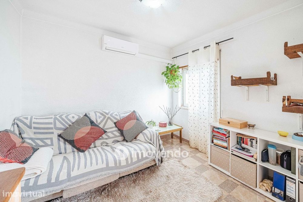 Moradia T3 mais Anexo T1 e Anexo T0 independentes, em Barcarena