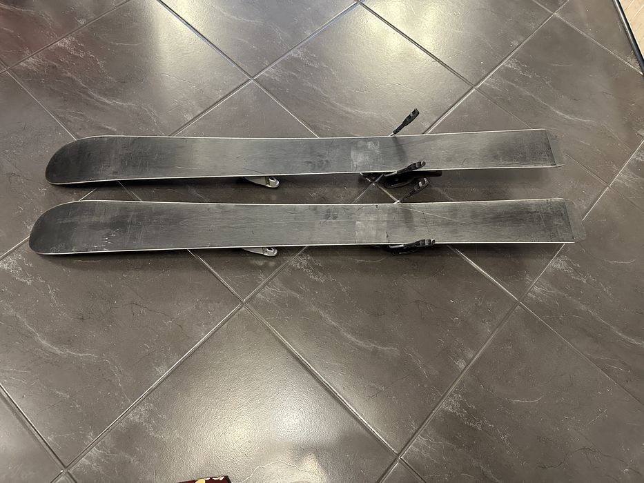 Komplet Narty Rossignol 93 cm, buty tecnica 18,5 cm, kijki 78 cm