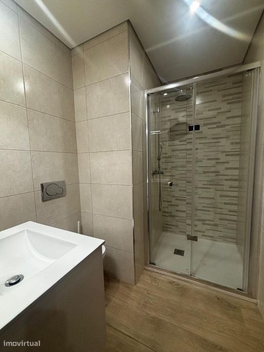 Apartamento T3 Renovado C/ Aquecimento e Garagem - Viseu