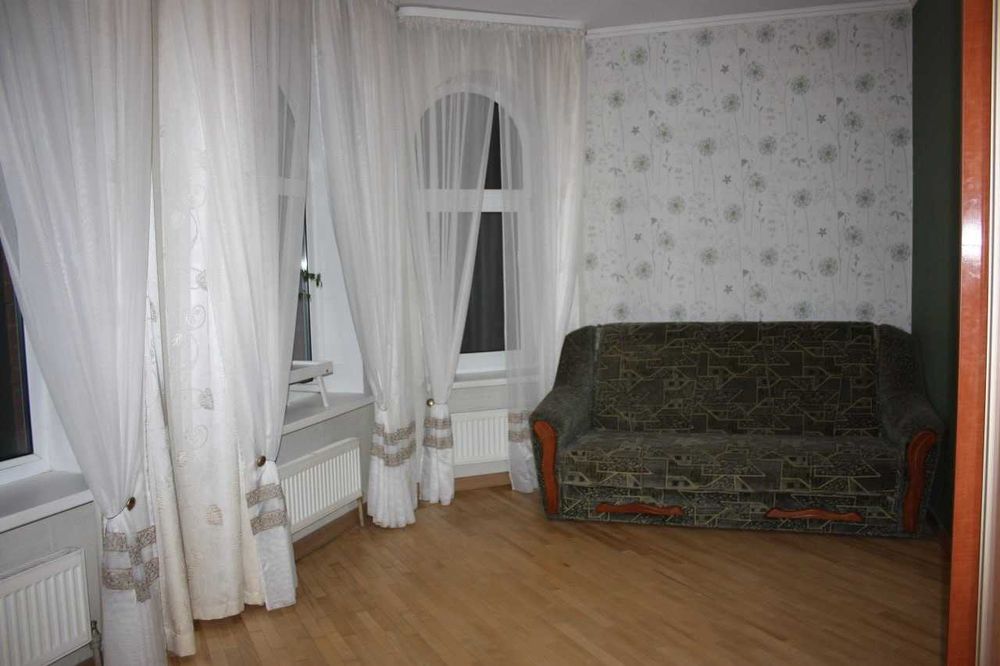 Продам 3-поверховий будинок в Березині 3449