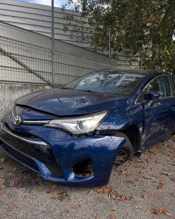 Toyota Avensis 2016 para peças