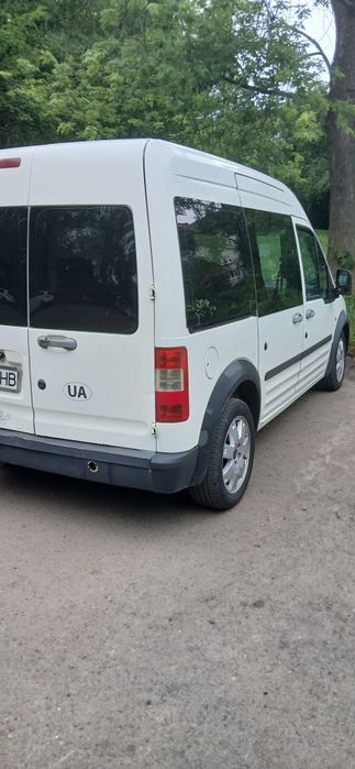 Конект 2005 р.Мінівен 7 місць.
