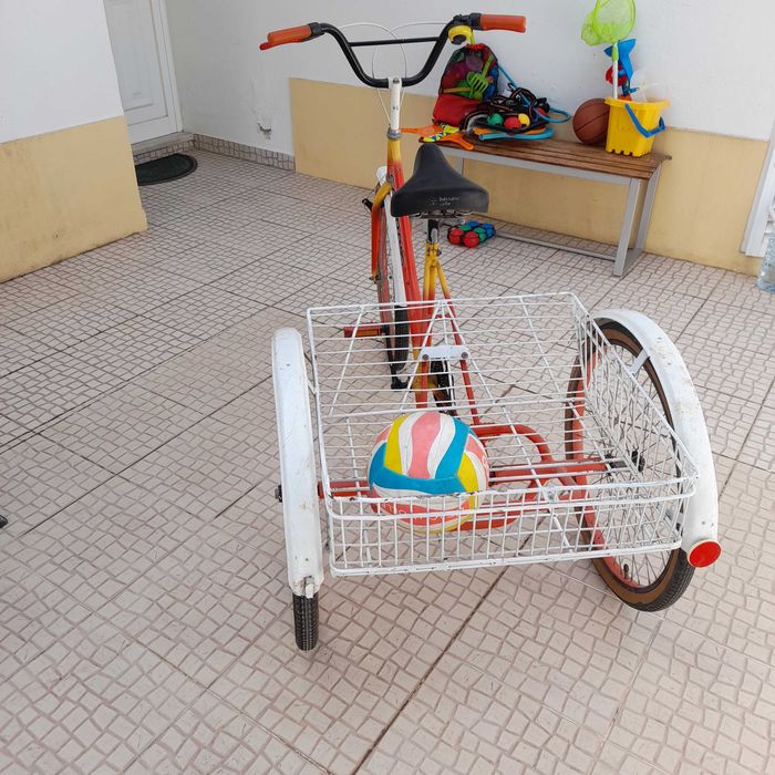 Triciclo adulto executado em fábrica em Aveiro.