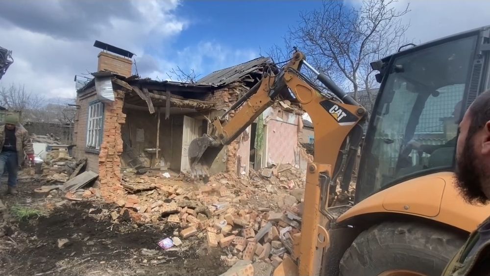 Демонтаж під ключ Кропивницький. Знесення будівель, демонтаж фундаменту, бетону, покрівлі. Розчищення ділянки. Вивіз будівельного сміття