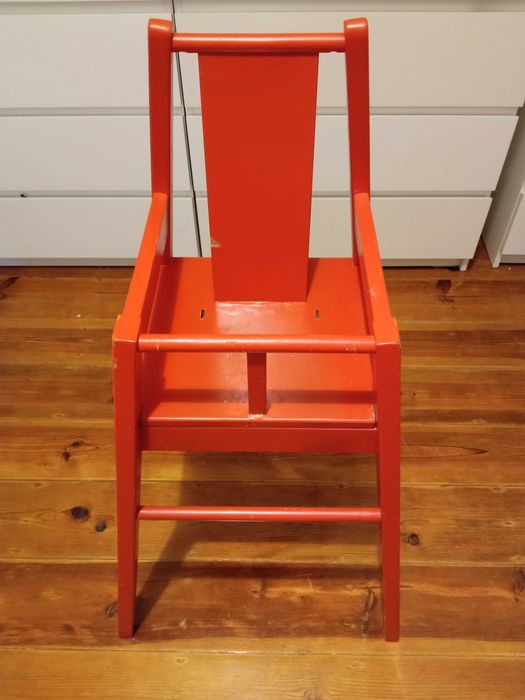 Cadeira de refeição IKEA vermelha