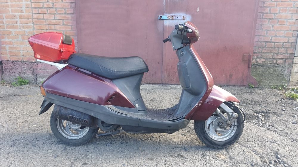 Honda Lead ,,1988,,(90куб.) возможна доставка (на документах)