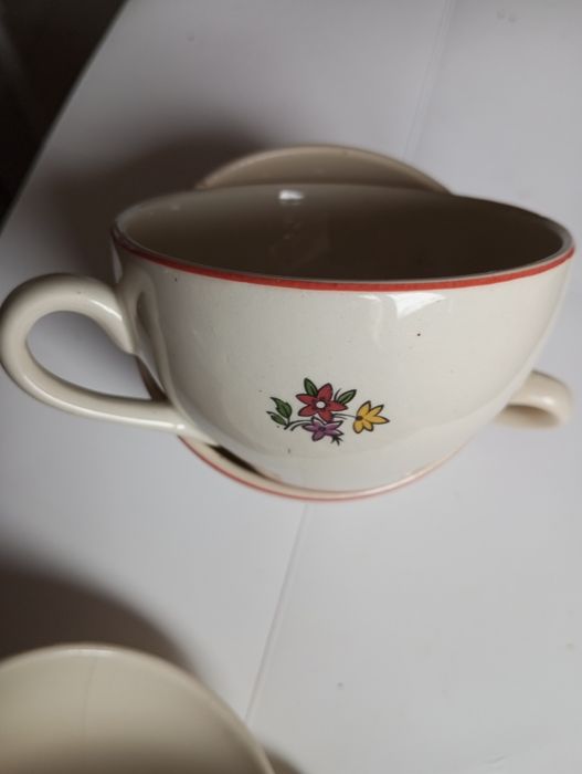 Chávenas de porcelana antiga , da Fábrica Cesol (Coimbra)