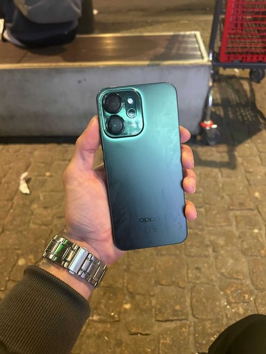 OPPO Reno 14 FS  .