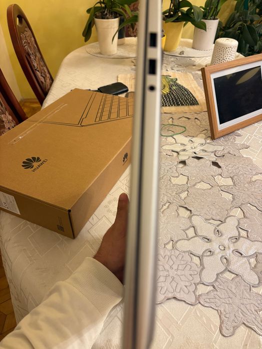 Huawei MateBook D 15 i5-1135G7 16GB RAM – uszkodzony, bez SSD