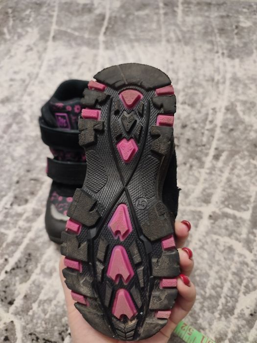 Ботинки на дівчинку