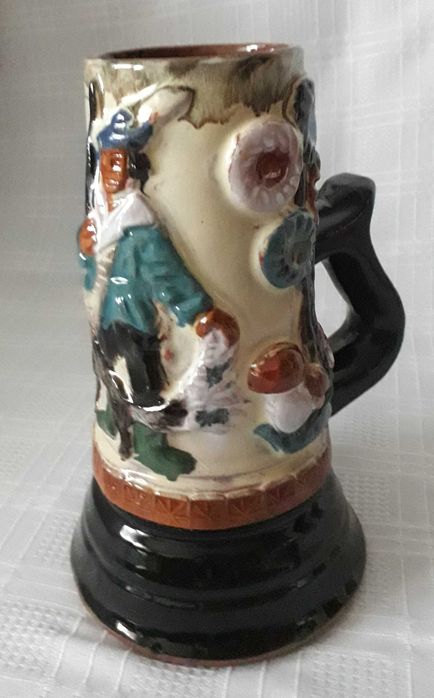 KUFEL PRL duży ceramiczny kolorowy ozdobiony scenką rodzajową