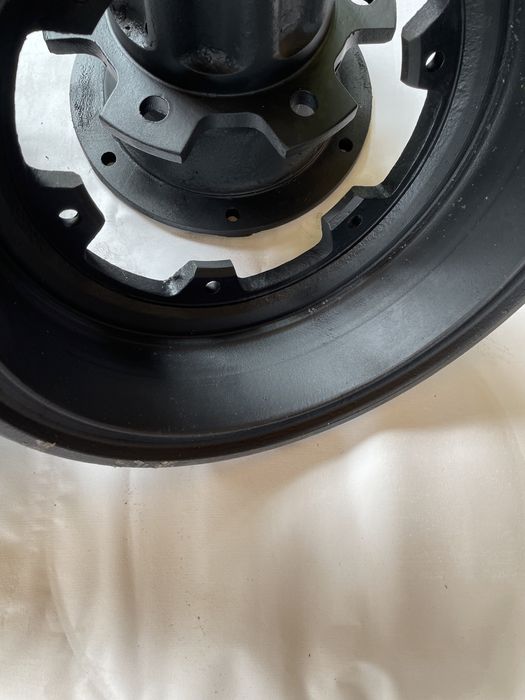 Продам ступицы и тормозные барабаны на Зил бычок