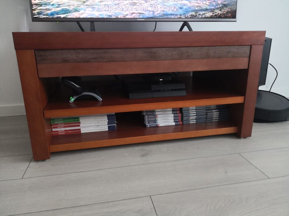 Móveis de sala em madeira maciça