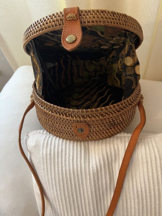 Bolsa redonda em vime