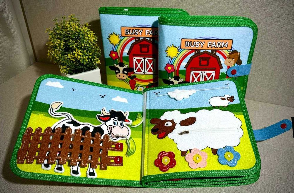 Розвиваюча фетрова книжка-бізіборд для малят "Ферма" (8 сторінок)