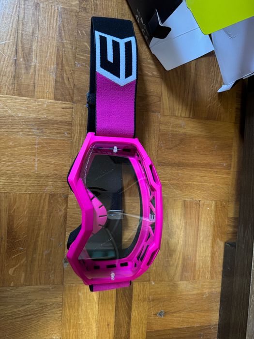 Conjunto Capacete Óculos e Luvas SHOT