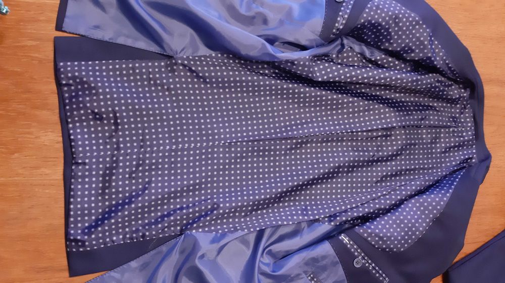 Granatowy garnitur męski + krawat