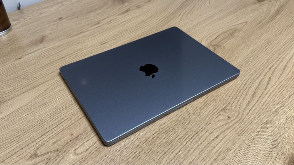 Macbook pro m2pro A2779 + захисні накладки