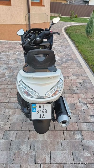 Yamaha YP 400 2011 року