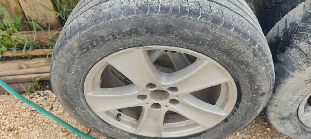 carro jantes e pneus