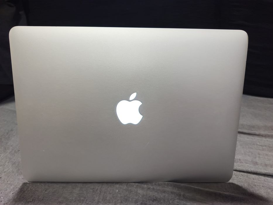 MacBook Air 2017468222857845166081