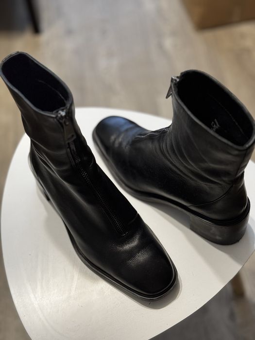 Шкіряні чоботи Zara