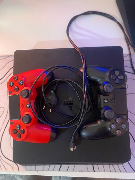 Playstation 4 slim usada, 1T, dois comandos originais ps4