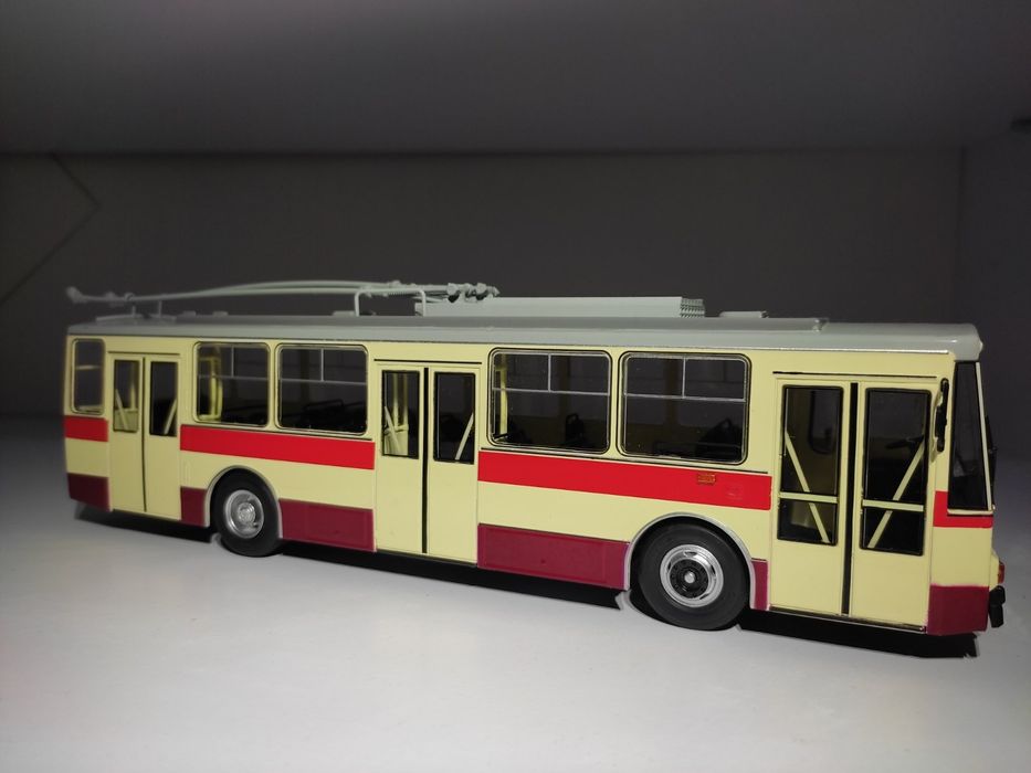 Модель троллейбуса Skoda 14TR