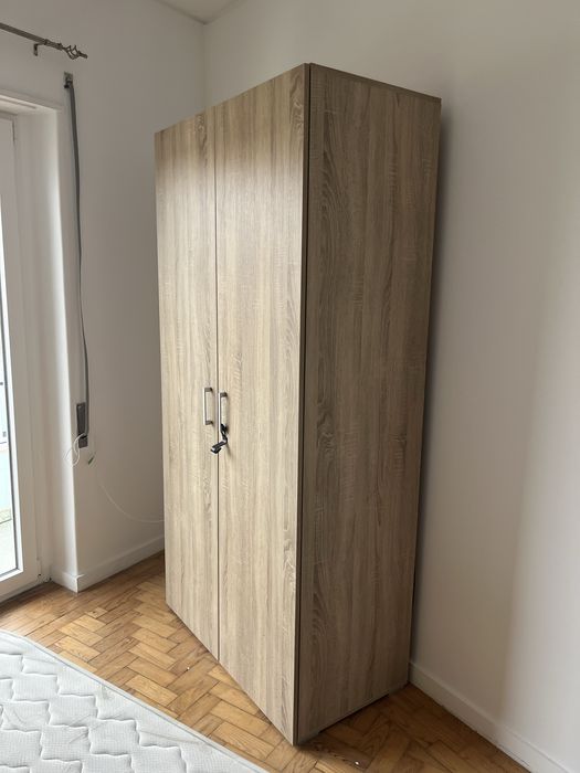 Conjunto, sofa, cama de casal, armario, bancos e candeeiros